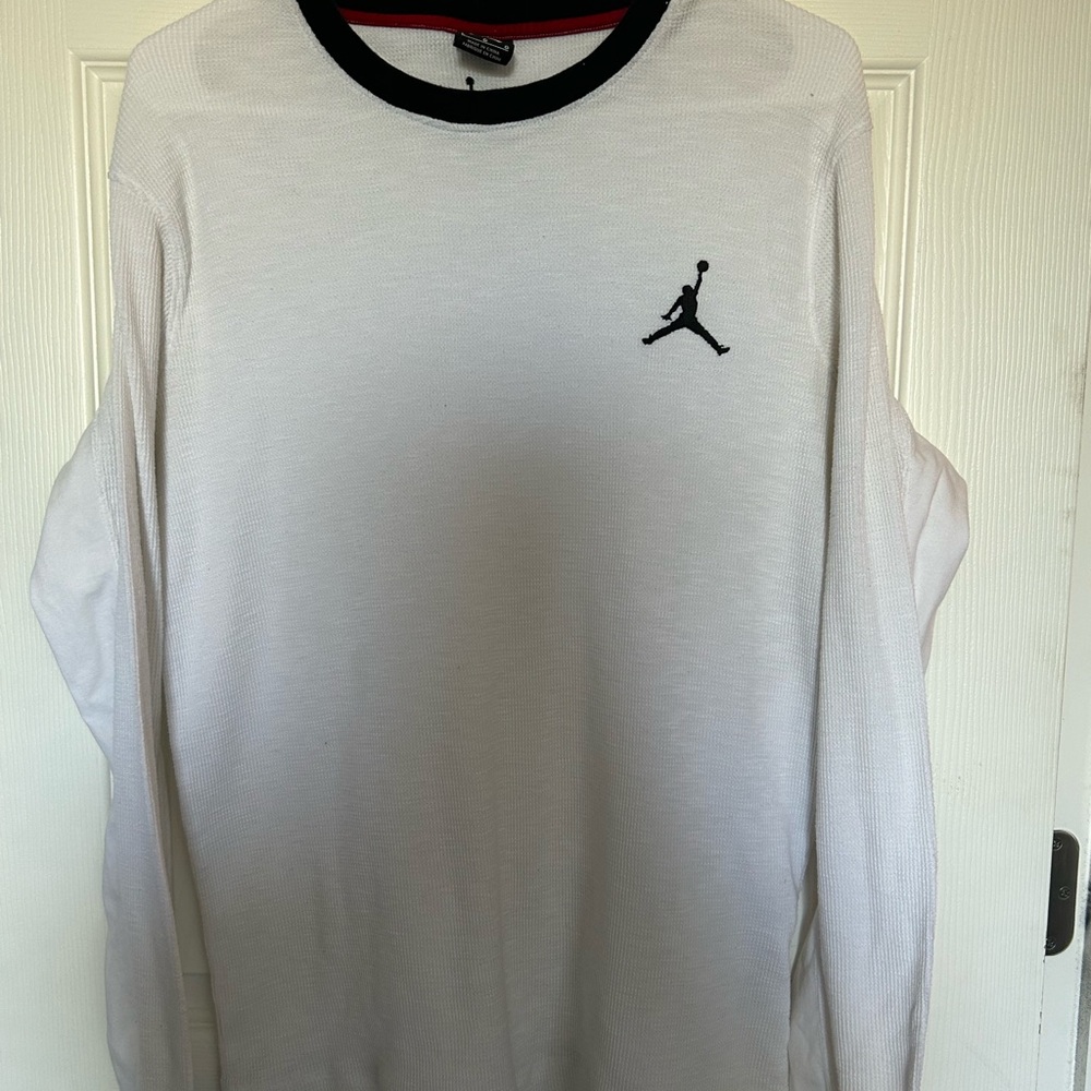 Air Jordan long sleeve shirt 

Size Large
